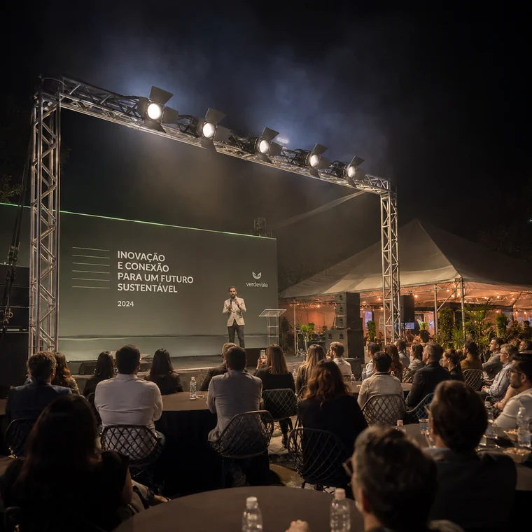 COB Outdoor 400W c/ Bandoor — Em evento externo